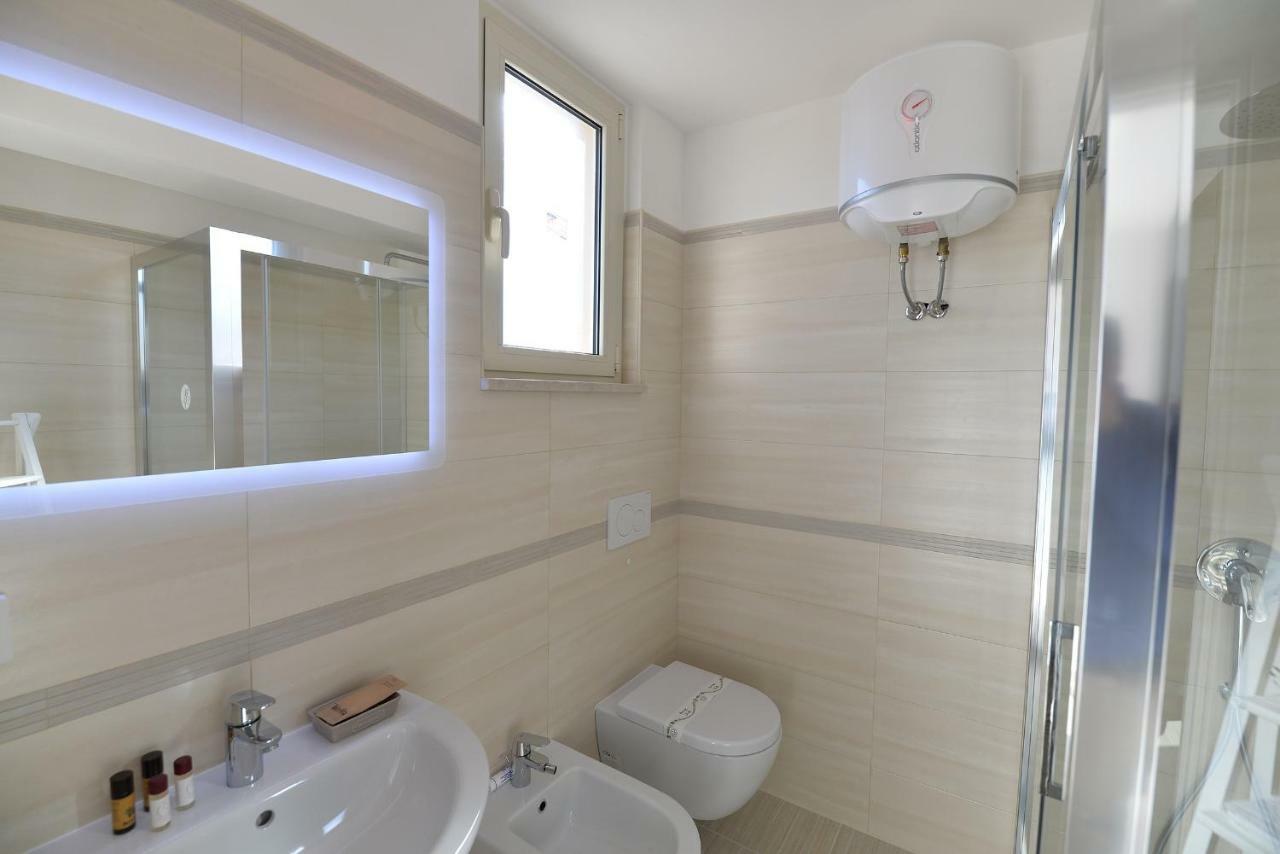 B&B A Pochi Passi Polignano a Mare Bagian luar foto