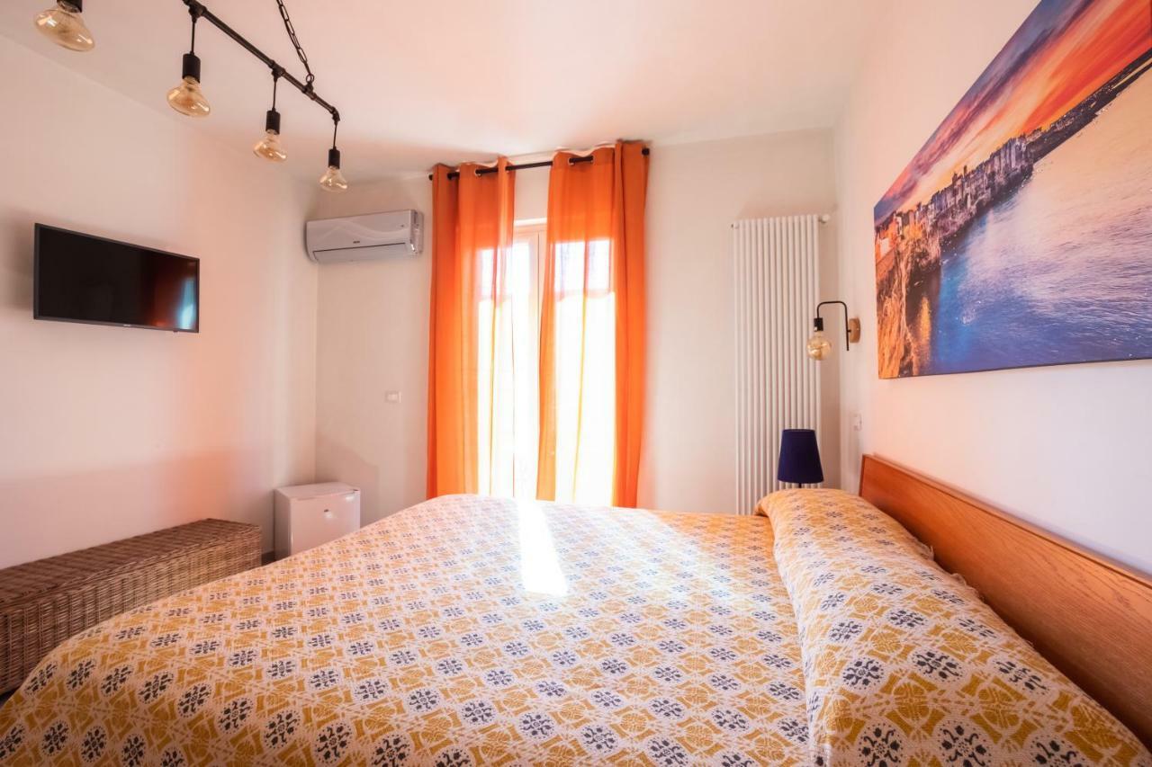 B&B A Pochi Passi Polignano a Mare Bagian luar foto